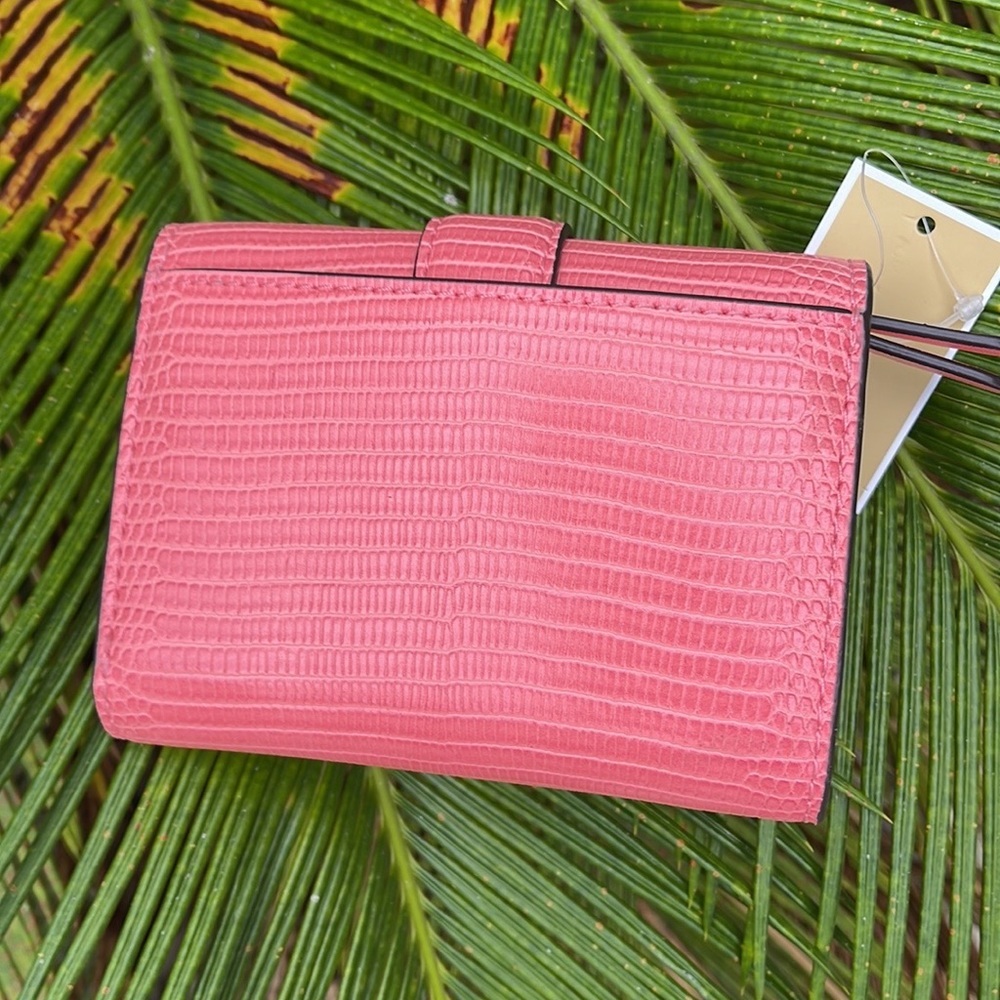 MICHAEL KORS CARMEN MEDIUM FLAP LOGO BIFOLD WALLET GRAPEFRUIT - Picture 5 of 16